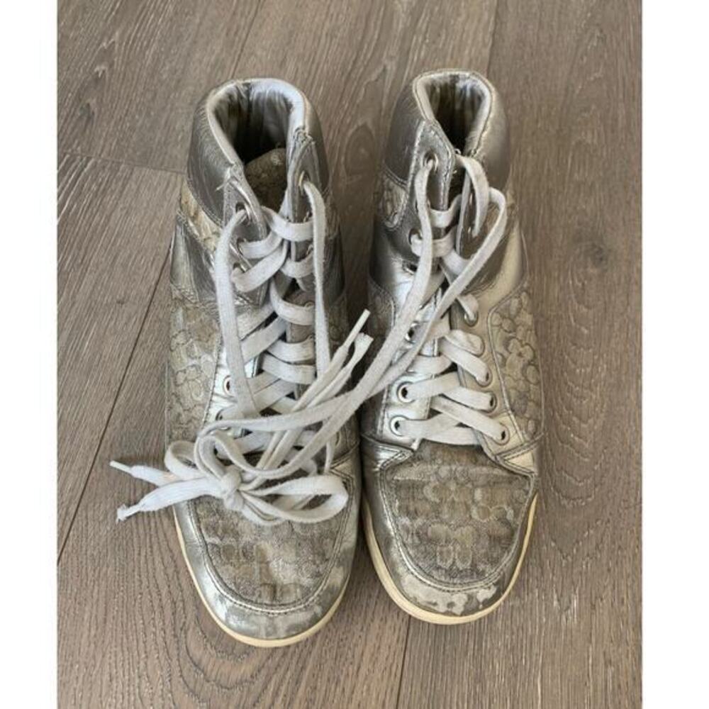 COACH HI-TOP SNEAKERS, Silver‎ Metallic & Off-White, Size 9M, Norra A1424
